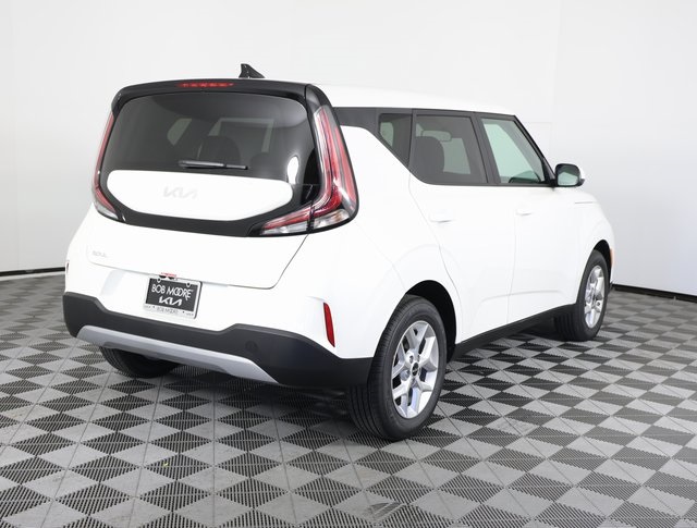 2025 Kia Soul LX photo 3
