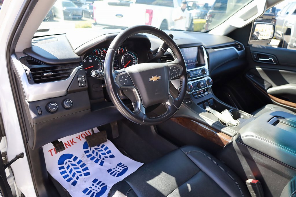 2019 Chevrolet Suburban LT photo 12