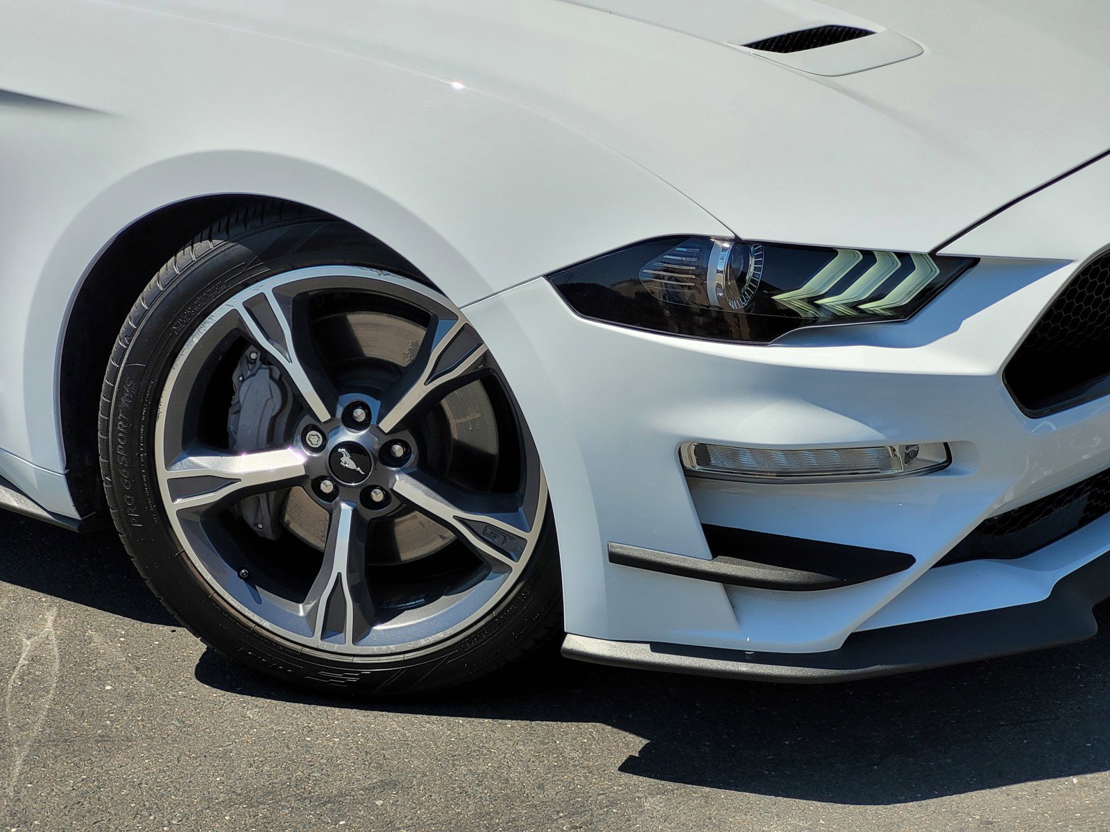 2023 Ford Mustang GT Premium photo 9