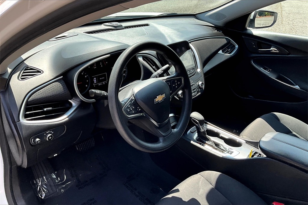 2023 Chevrolet Malibu 1LT photo 17