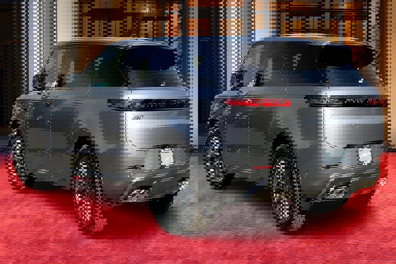 2025 Land Rover Range Rover Sport SE photo 3
