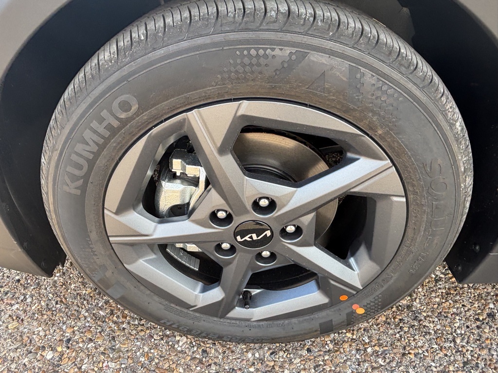 2025 Kia K4 LXS photo 17