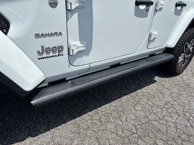 2024 Jeep Wrangler Sahara photo 10