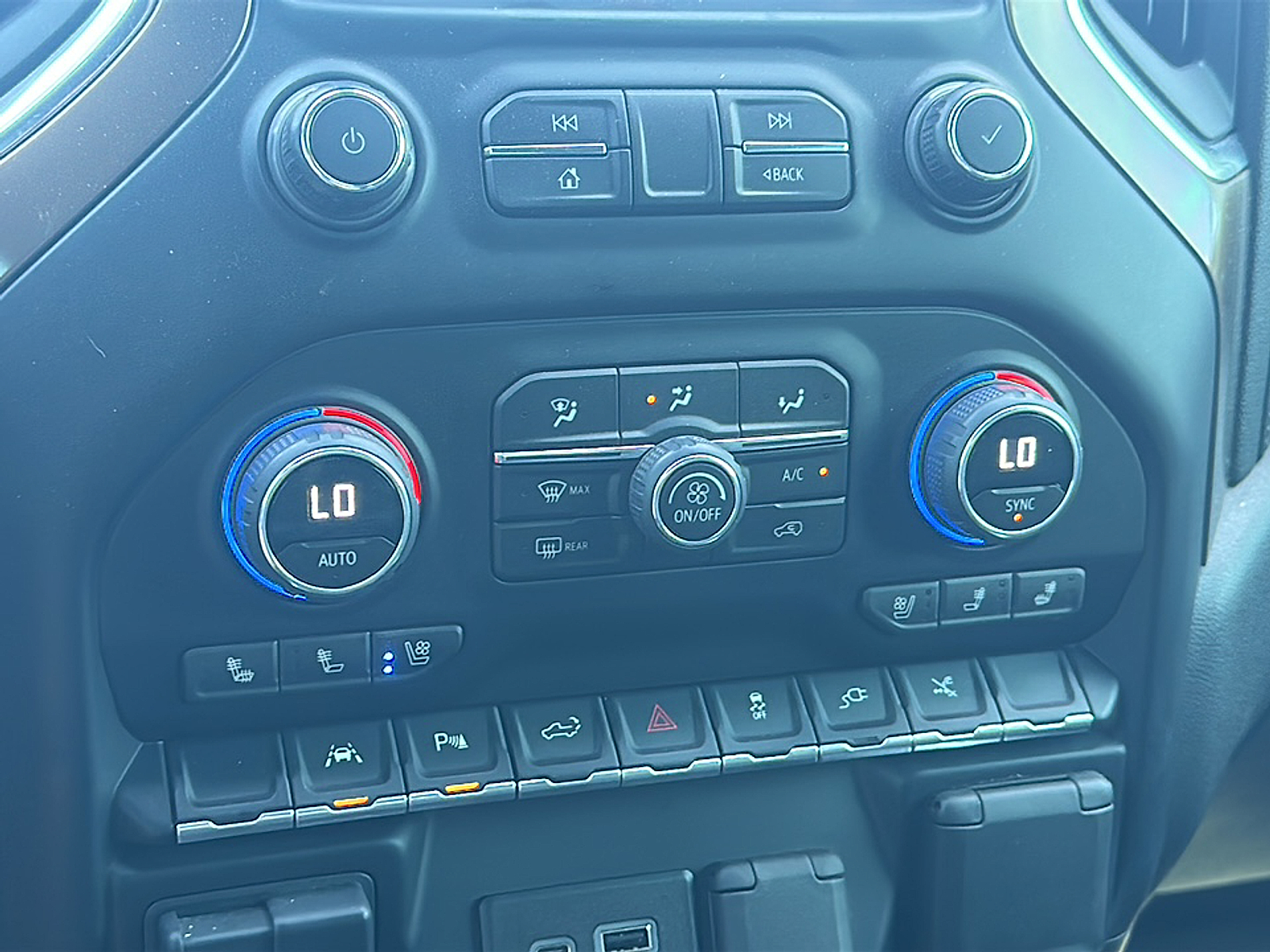 2021 Chevrolet Silverado 1500 High Country photo 17