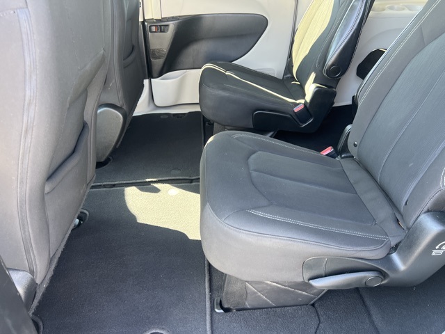 2022 Chrysler Voyager LX photo 21