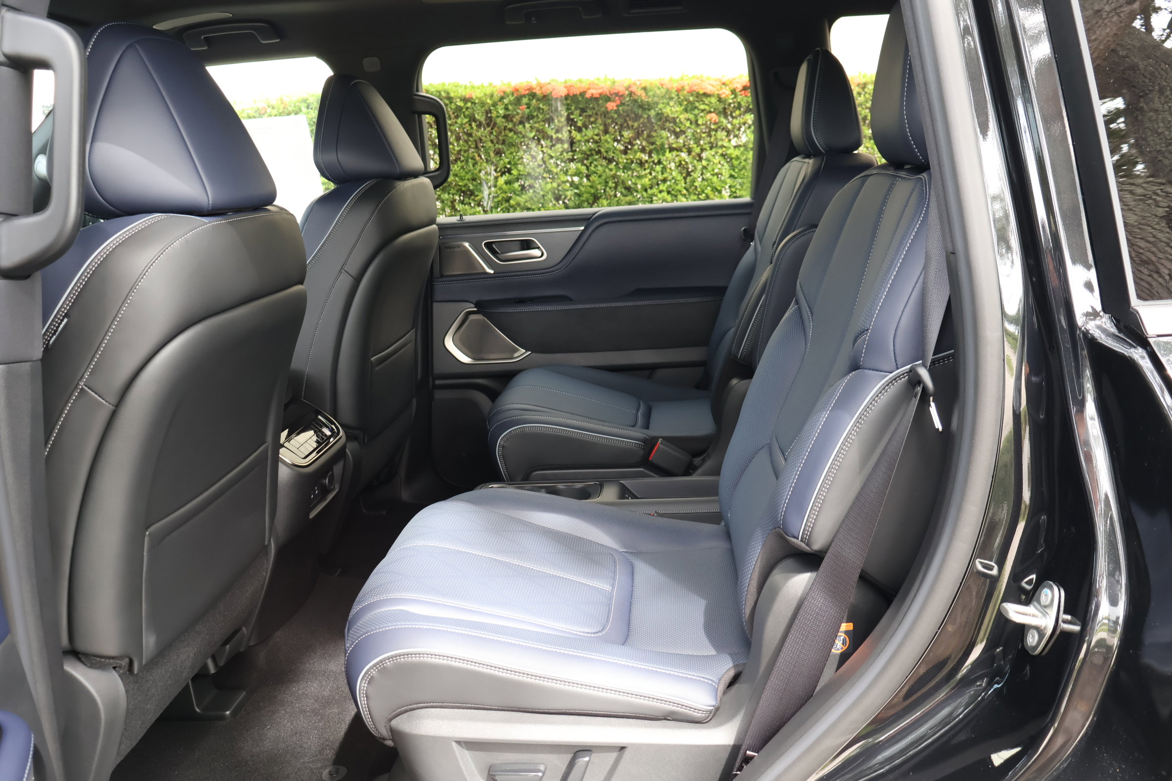 2026 Infiniti QX80 Sensory photo 14