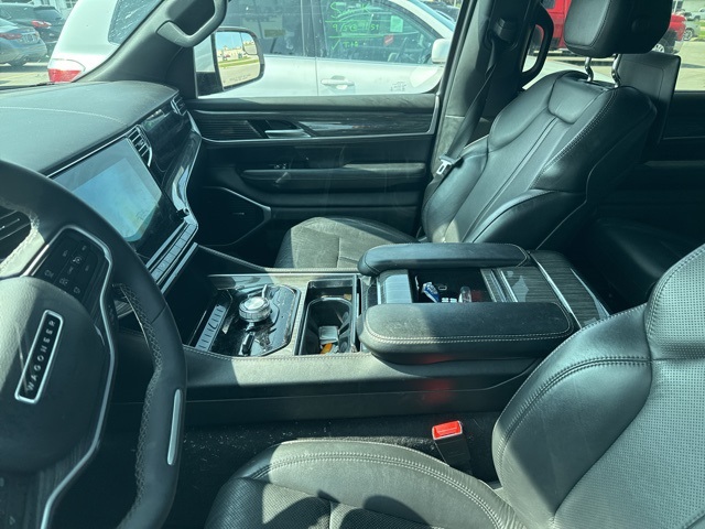 2022 Jeep Wagoneer Series III photo 22