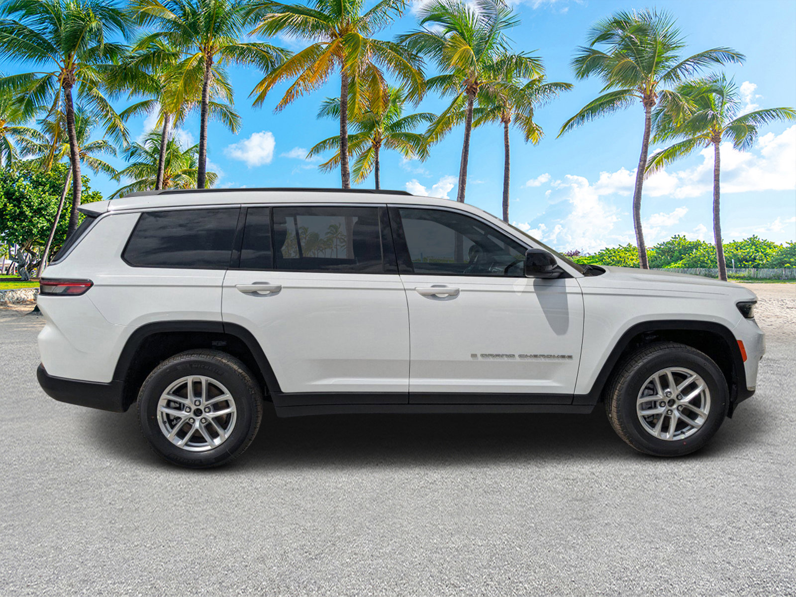2025 Jeep Grand Cherokee Laredo X photo 2