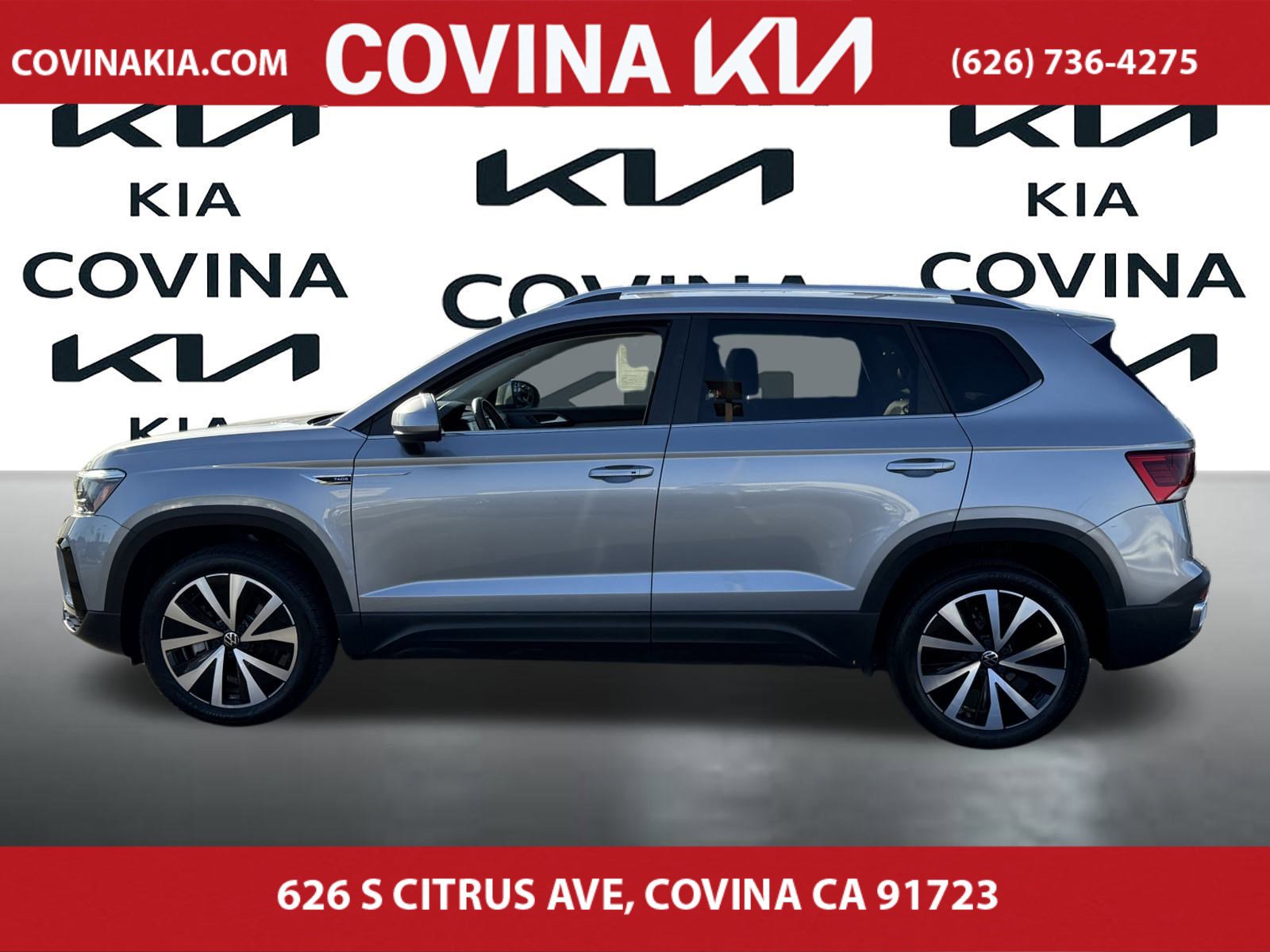 2023 Volkswagen Taos SE photo 3