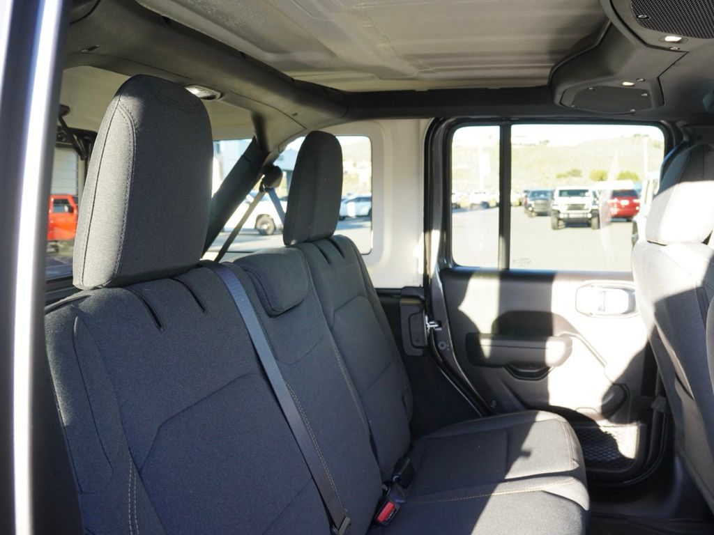 New 2026 Granite Crystal Metallic Clear-Coat Exterior Paint Jeep Willys image 21