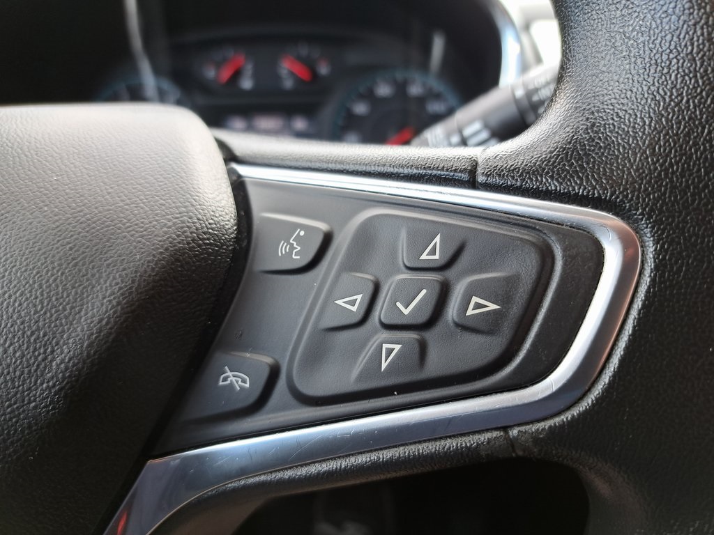 2018 Chevrolet Equinox LT photo 16