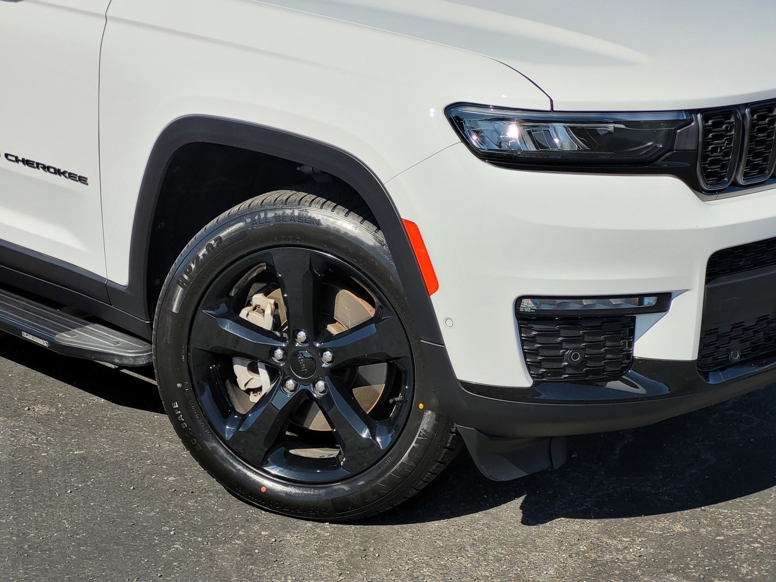 2023 Jeep Grand Cherokee Limited photo 9