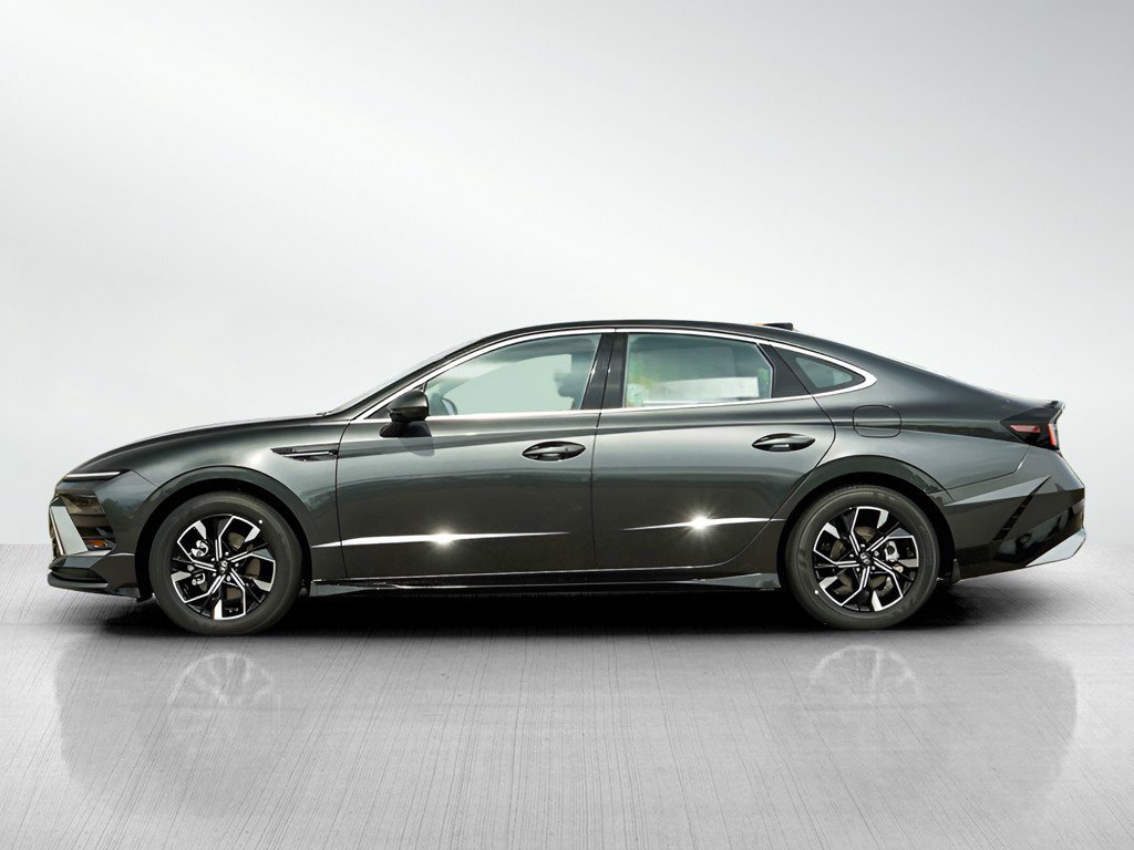 2025 Hyundai Sonata SEL photo 3