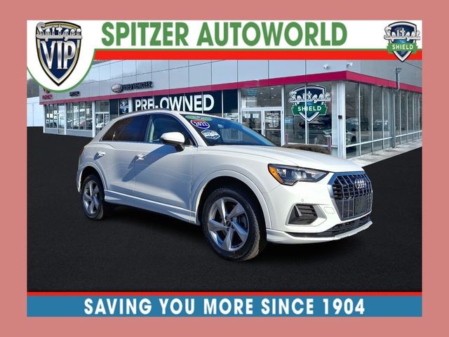 2022 Audi Q3 Premium's photo