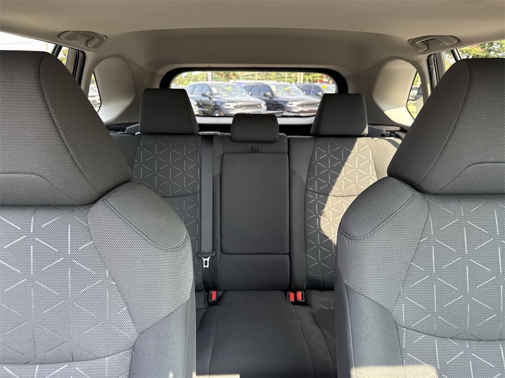 2024 Toyota RAV4 XLE photo 26