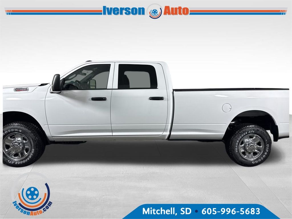 2025 Ram 2500 Tradesman photo 4