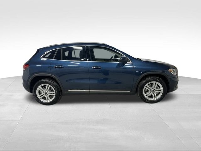 2023 Mercedes Benz GLA 250 4MATIC photo 3