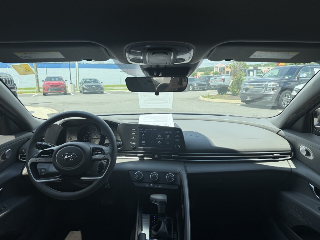 2022 Hyundai Elantra SE photo 26