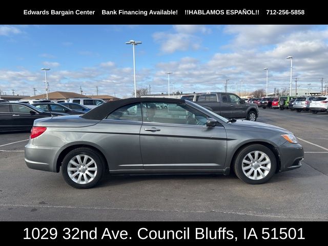 2012 Chrysler 200 Touring's photo