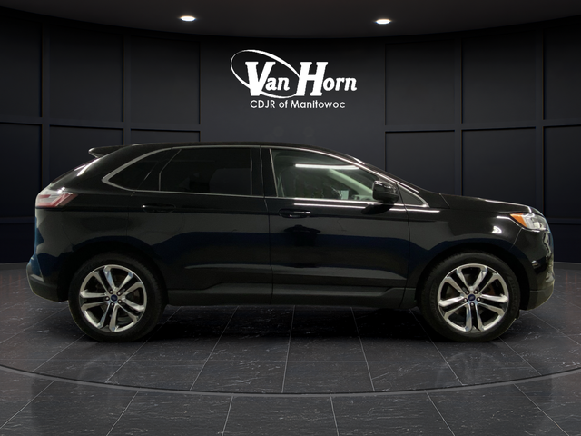 Used 2021 Ford Edge SEL with VIN 2FMPK4J97MBA00218 for sale in Manitowoc, WI