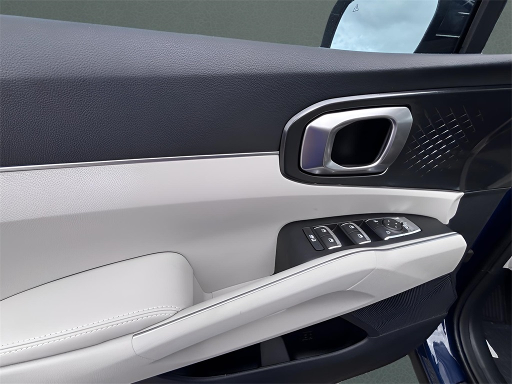 2025 Kia Sorento S photo 9