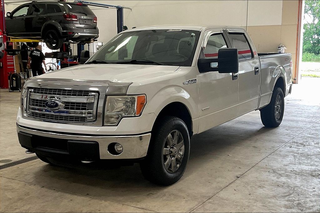 2014 Ford F-150 XLT photo 28