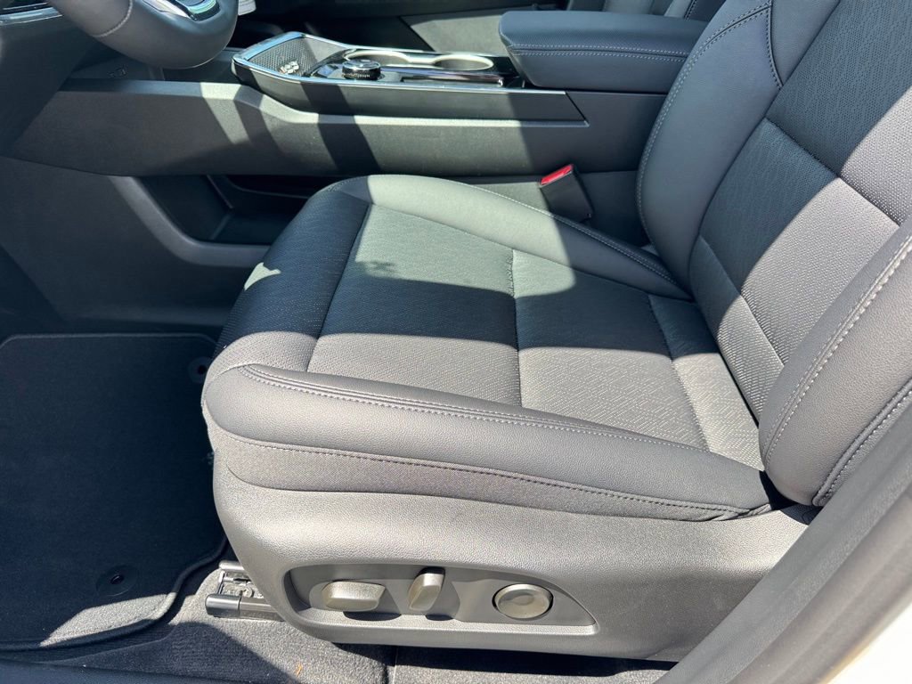 2026 Chevrolet Equinox LT photo 24