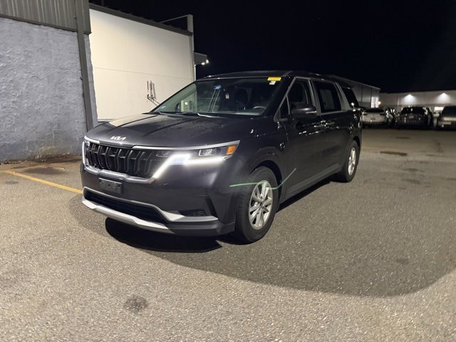 2022 Kia Carnival LX photo 3