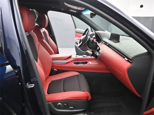 2025 GENESIS GV70 - Image 31