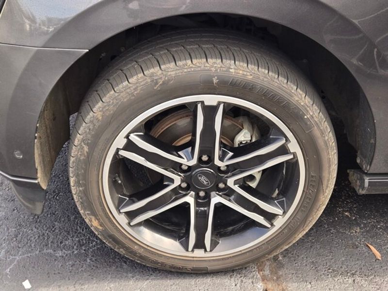 2021 Ford Expedition MAX Limited photo 4