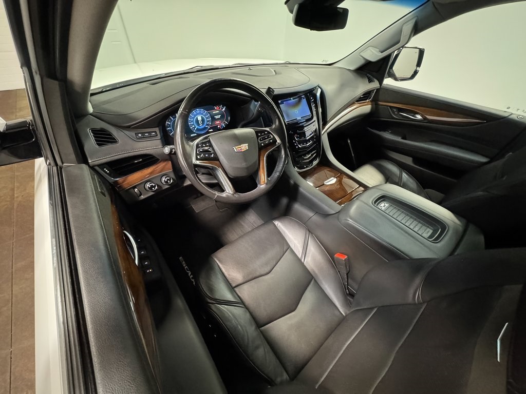 2019 Cadillac Escalade ESV Premium Luxury photo 2