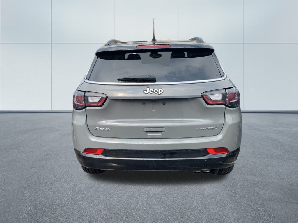 2022 Jeep Compass Limited photo 3