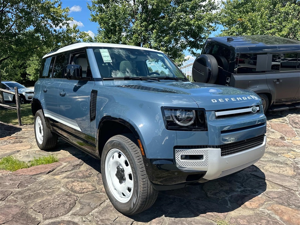 2025 Land Rover Defender 110 S photo 12