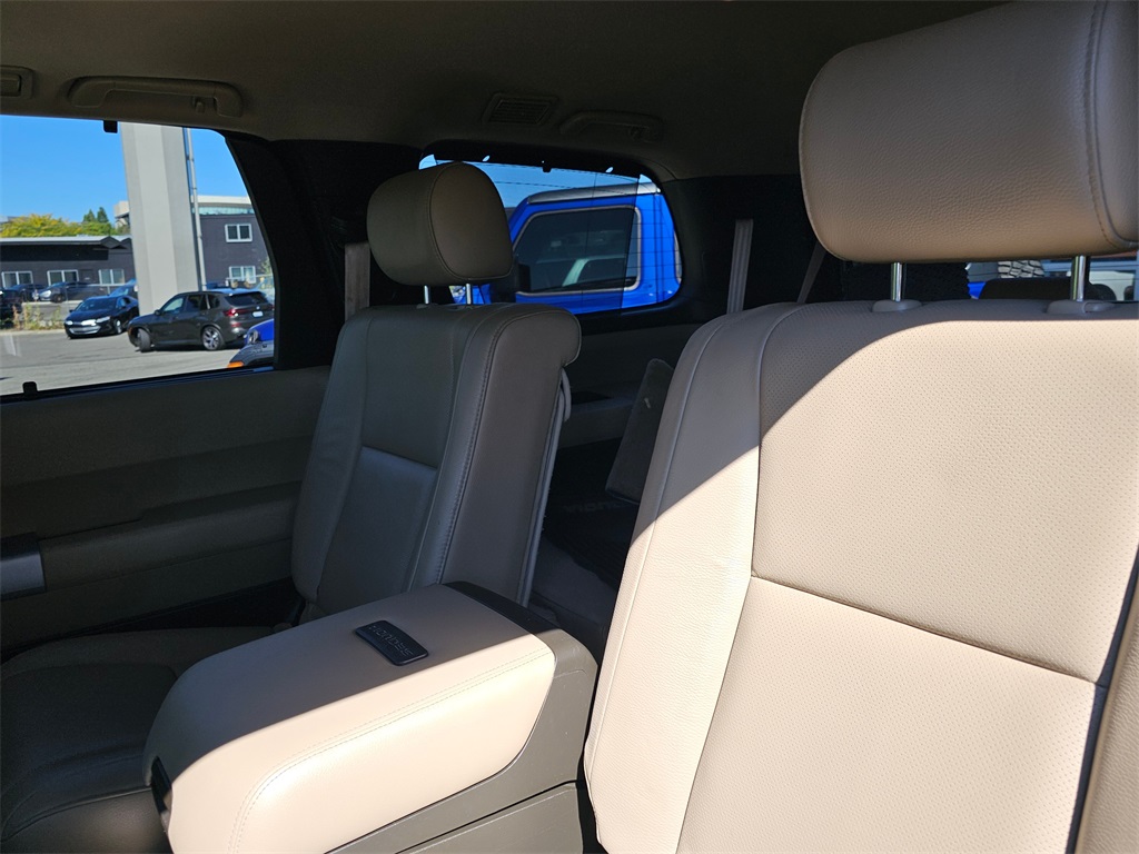 2008 Toyota Sequoia Platinum Sport photo 21