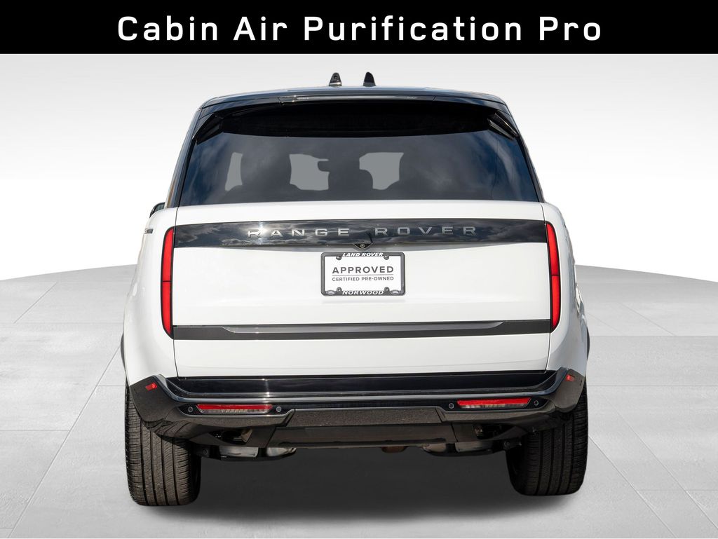 2025 Land Rover Range Rover SE photo 3
