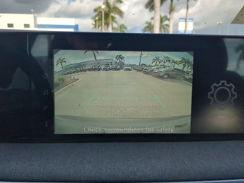 2025 Nissan Kicks SV photo 14