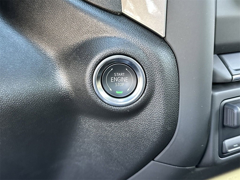 2025 Chevrolet Silverado Work Truck photo 4