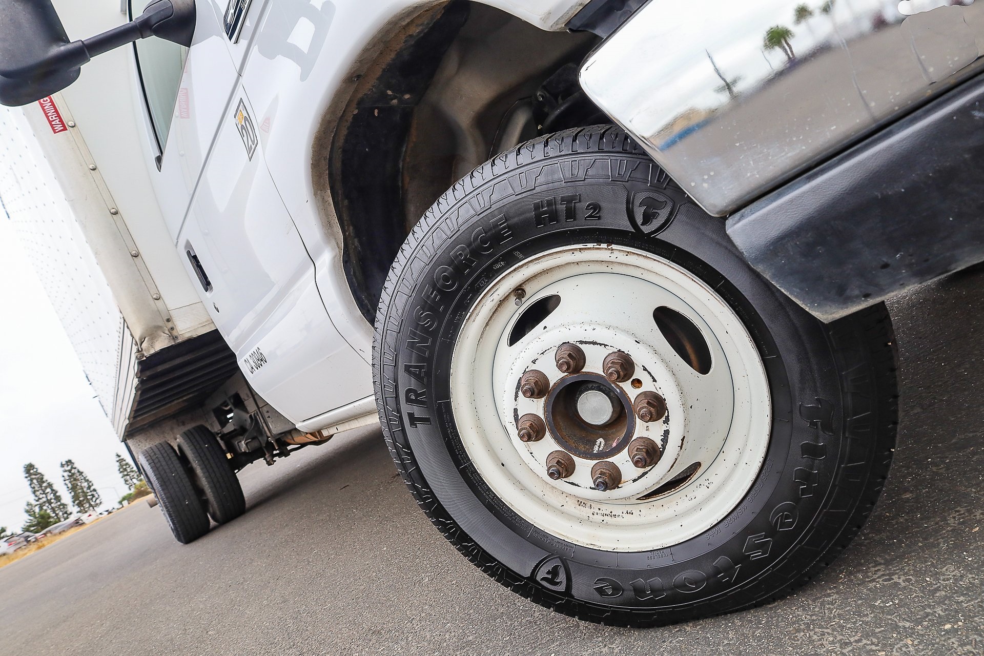 2019 Ford E-450 photo 2