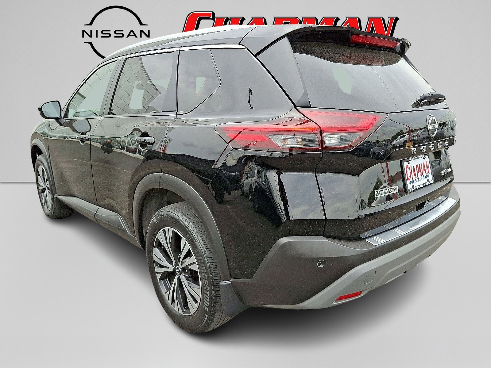 2022 Nissan Rogue SV photo 2