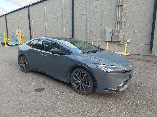 2025 Toyota Prius XLE's photo