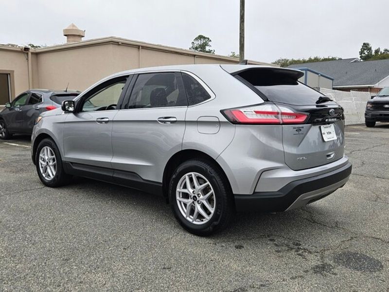 2023 Ford Edge SEL photo 8