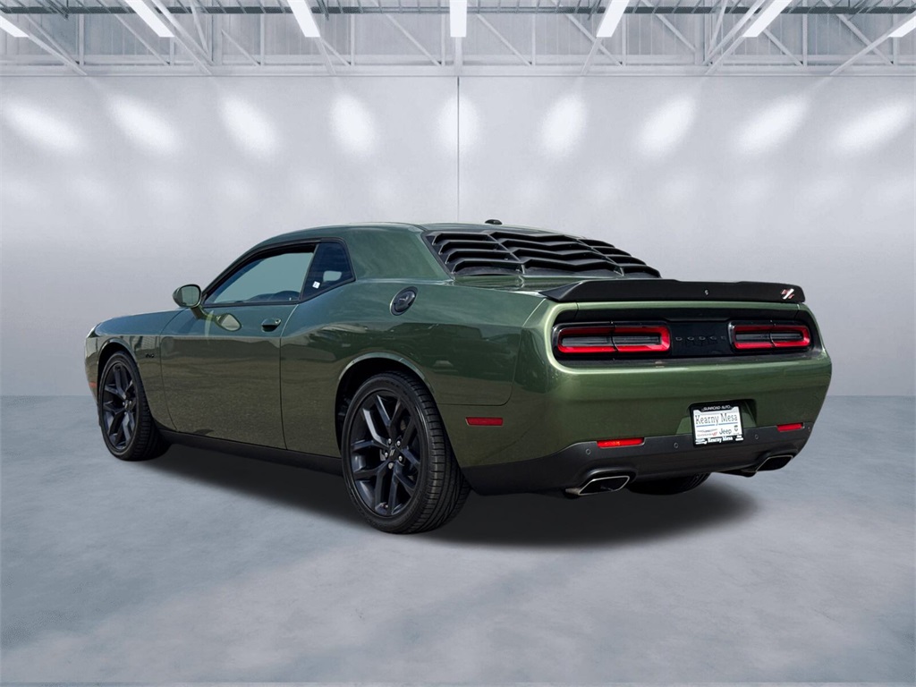 2023 Dodge Challenger R/T photo 4