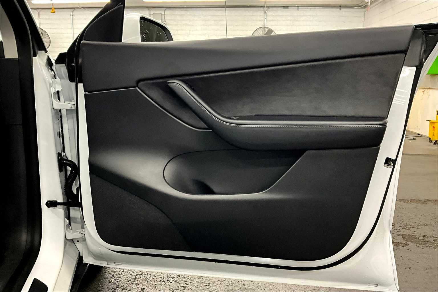 2021 Tesla Model Y Standard Range photo 16