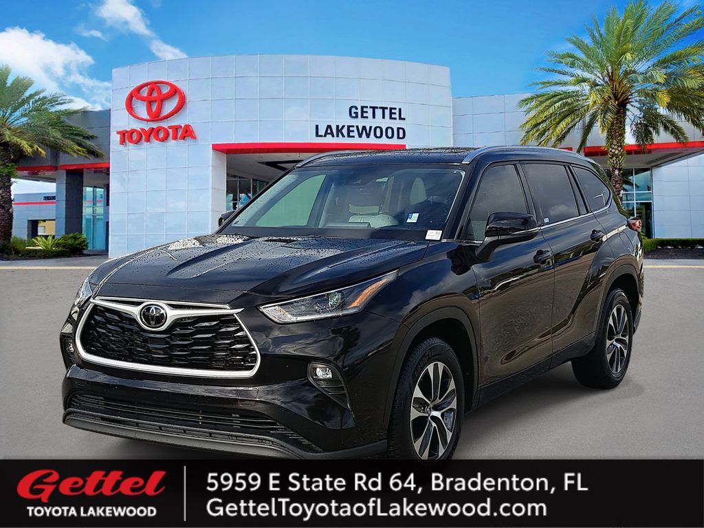 2021 Toyota Highlander XLE's photo