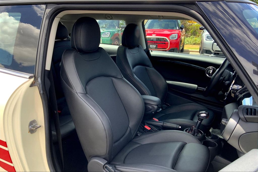 Image of Pre-Owned 2019 MINI Cooper S Signature
