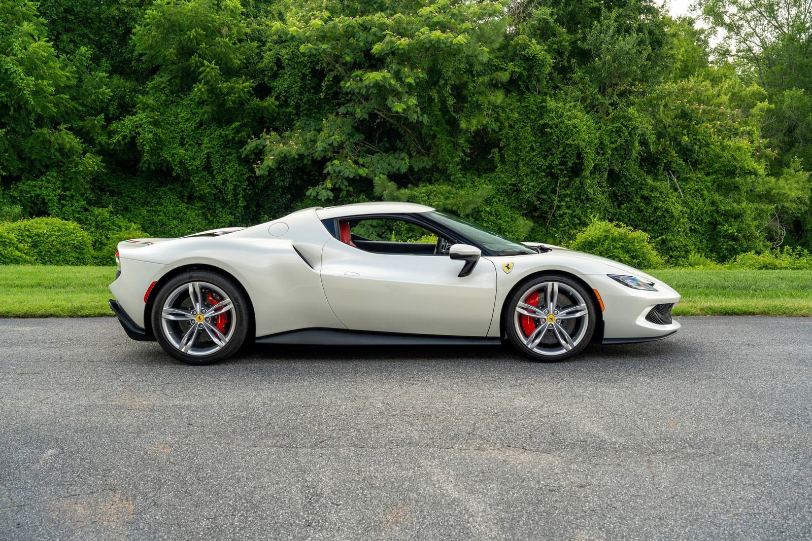2024 Ferrari 296 GTB Base photo 6