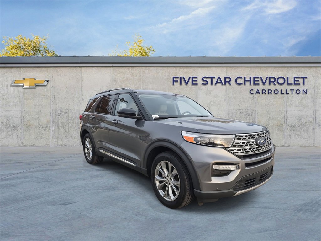 2022 Ford Explorer Limited's photo