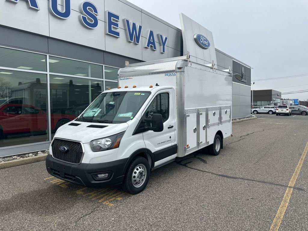 2024 Ford Transit Cutaway photo 2