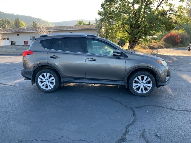2015 Toyota RAV4 Limited photo 2