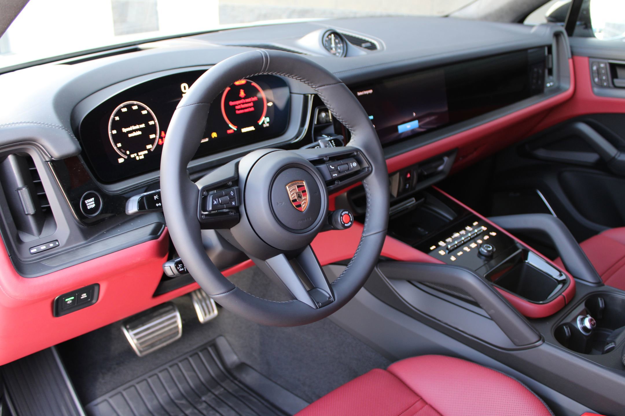 2026 Porsche Cayenne Turbo GT photo 4